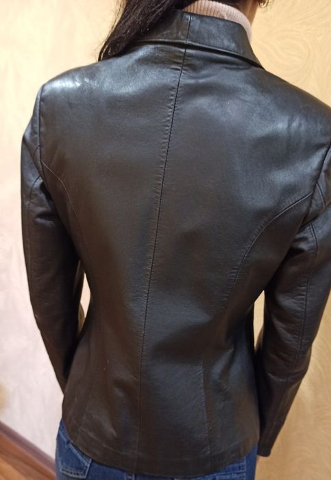 Женская кожаная куртка размер s