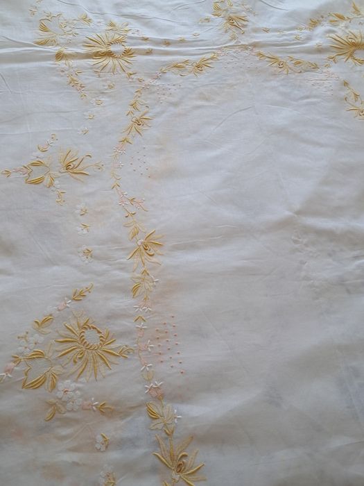 Toalha de linho, renda e cambraia