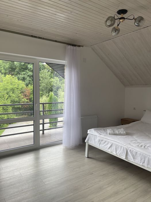 Котедж в Мигово басейн баня чан на 6 спалень 12/16 осіб