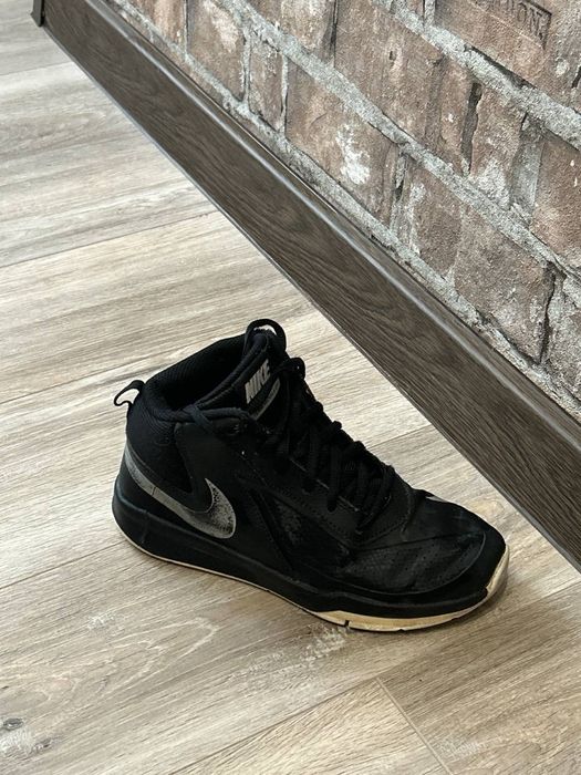 Кросівки якісні левіс