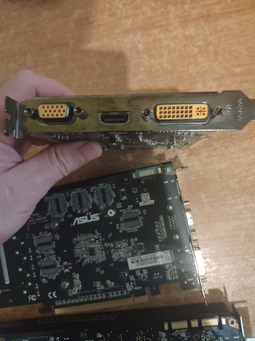 Відеокарта gt 240 asus gtx550Ti GTX 680