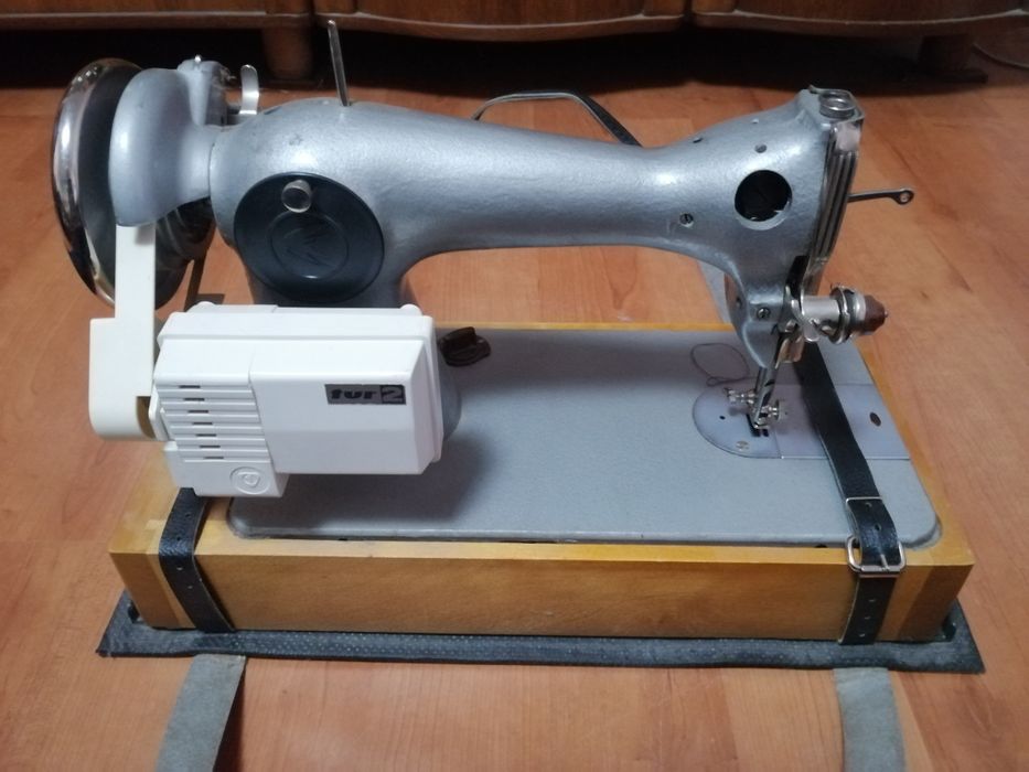Швейна машина Tur 2 + Подолка