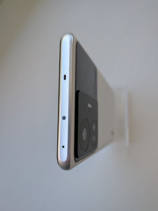 Продам Realme GT 3 (240W) 12/256