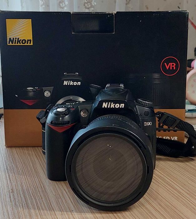 Фотоаппарат Nikon D90 + NIKKOR 18-105 VR