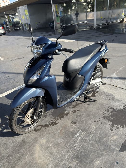 Vendo moto vision 2024