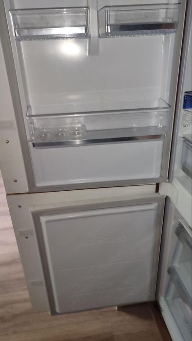 Samsung  холодильник встраиваемый  как новый
