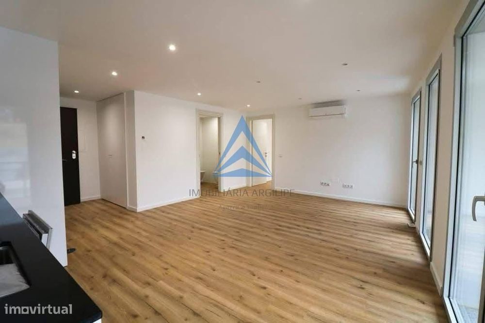 Apartamento T4 - Condomínio Fechado
