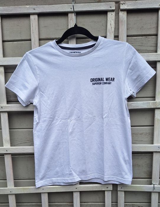 T-shirt biały stan idealny 152