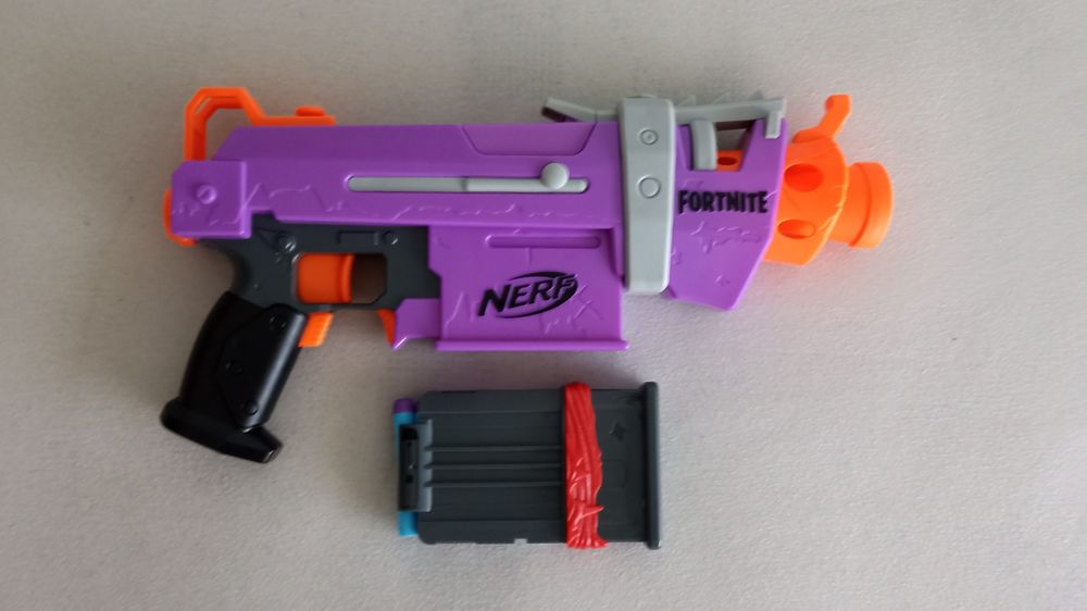Nerf Sub-Metrelhadora Fortnite