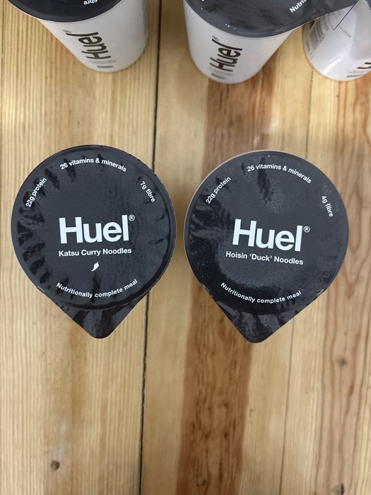 Macarrão instantâneo da HUEL - 400kcal por refeição