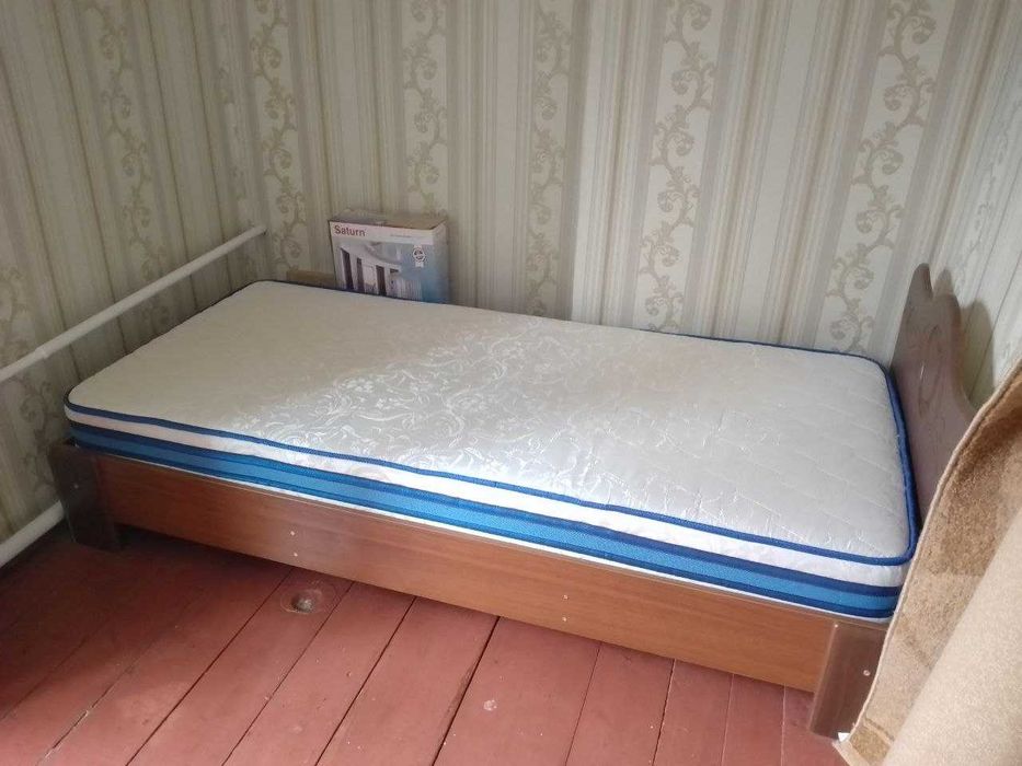 Продам кровать бу (205х100х43 см)