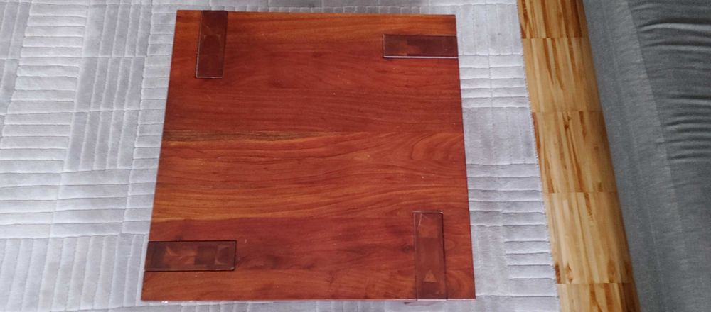 2 stoliki kawowe z litego drewna 90x90 cm, wys 28 cm, grubość  7,8 cm