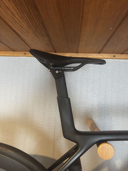 TREK Madone SL Gen8 com potenciometro M/L