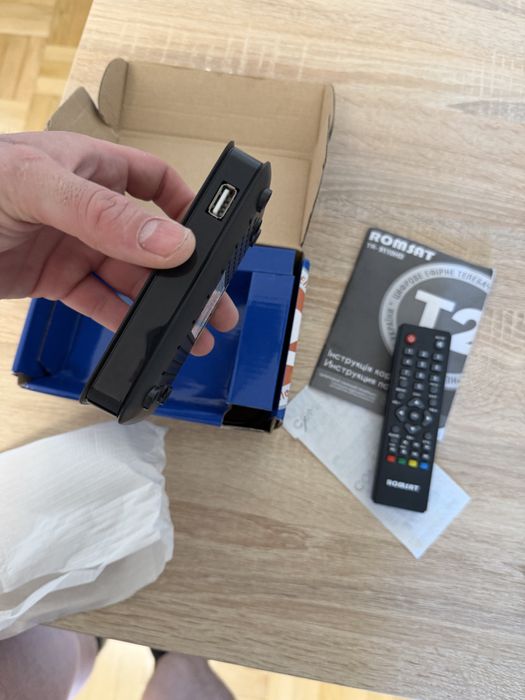 Цифровий тюнер T2 Romsat tr 9110hd