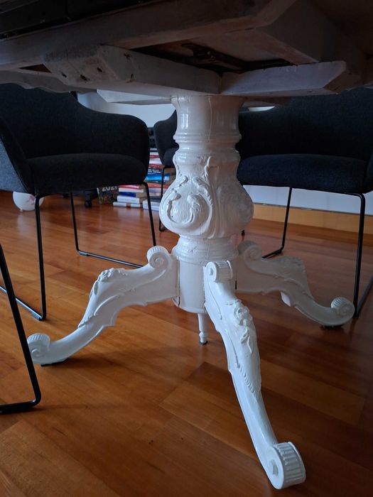 Mesa clássica para jantar extensível