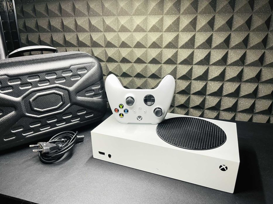 Xbox Series S 512 GB + pad bez dryfu + etui transportowe