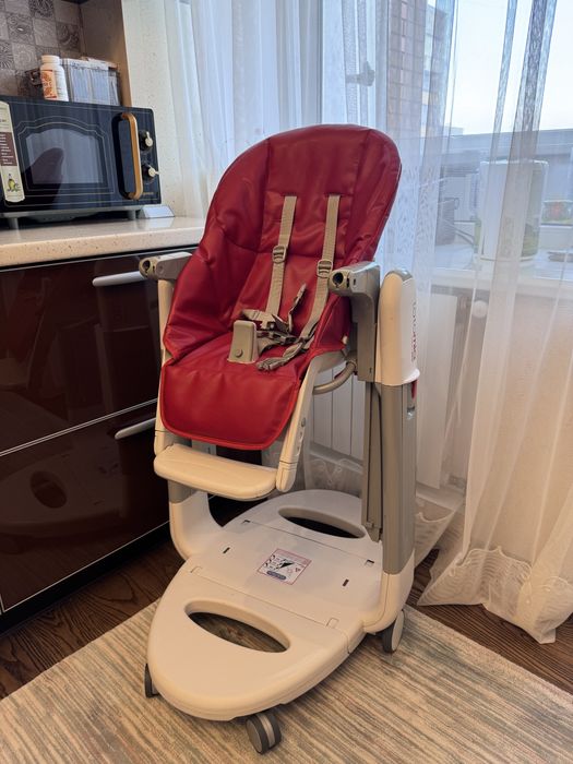 Стульчик-качель Peg Perego Tatamia Follow Me Fragola