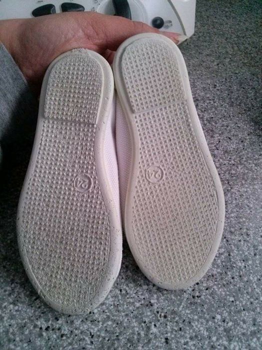 Sapatilhas ginástica 24