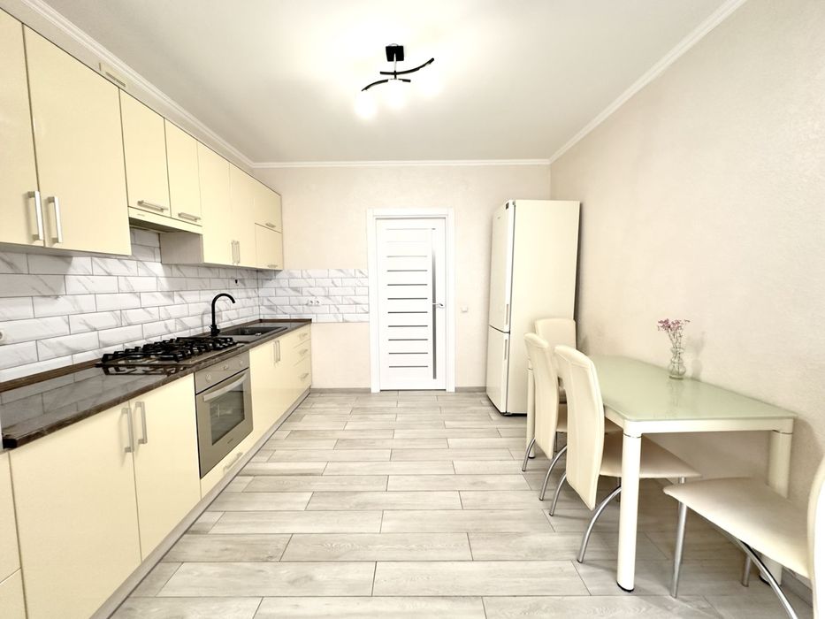 Простора квартира в престижному ЖК, перша здача, дві зупинки до центру