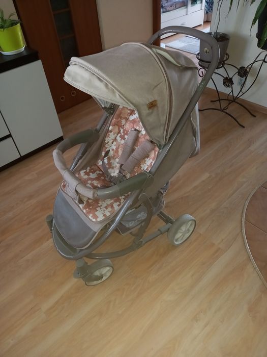 Wózek dziecięcy spacerówka