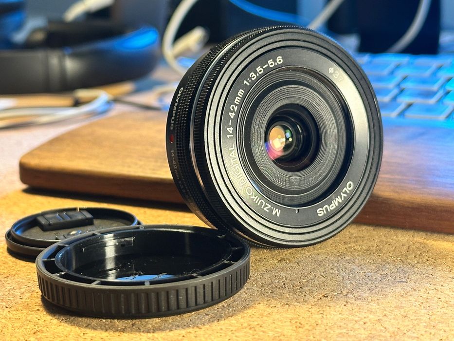 Olympus M.Zuiko Digital 14-42mm f/3.5-5.6 EZ ED MSC (Black) – M43, MFT64354156233729120
