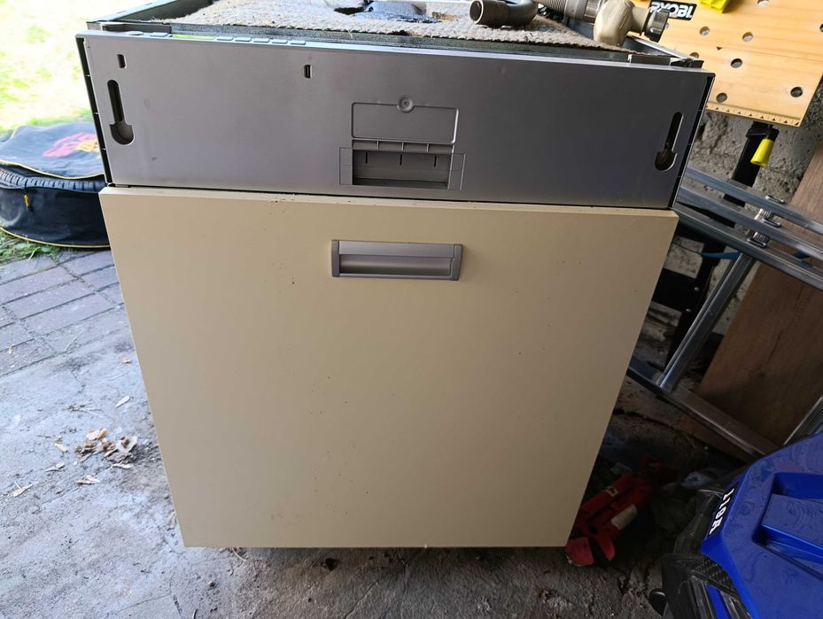 Zmywarka pod zabudowe Whirlpool