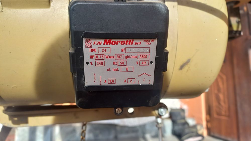 Продам оверлок .