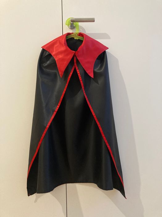 Strój, przebranie na Halloween, peleryna hrabia Dracula