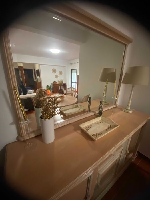 Mesa Extensível e Móvel com espelho