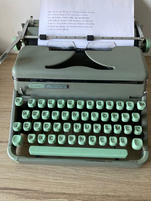 Máquina de escrever  - Hermes 2000