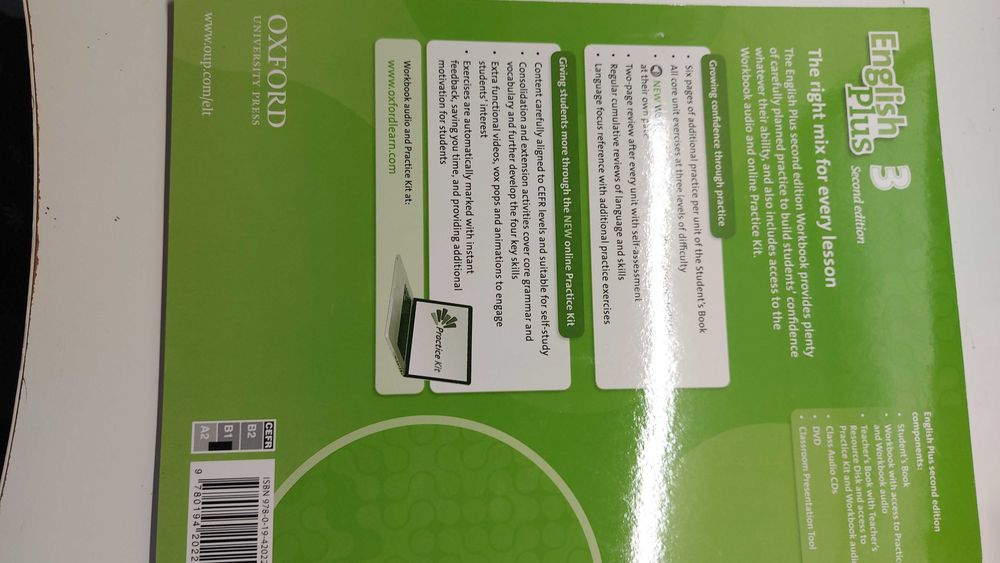 Livro english plus 8 ano