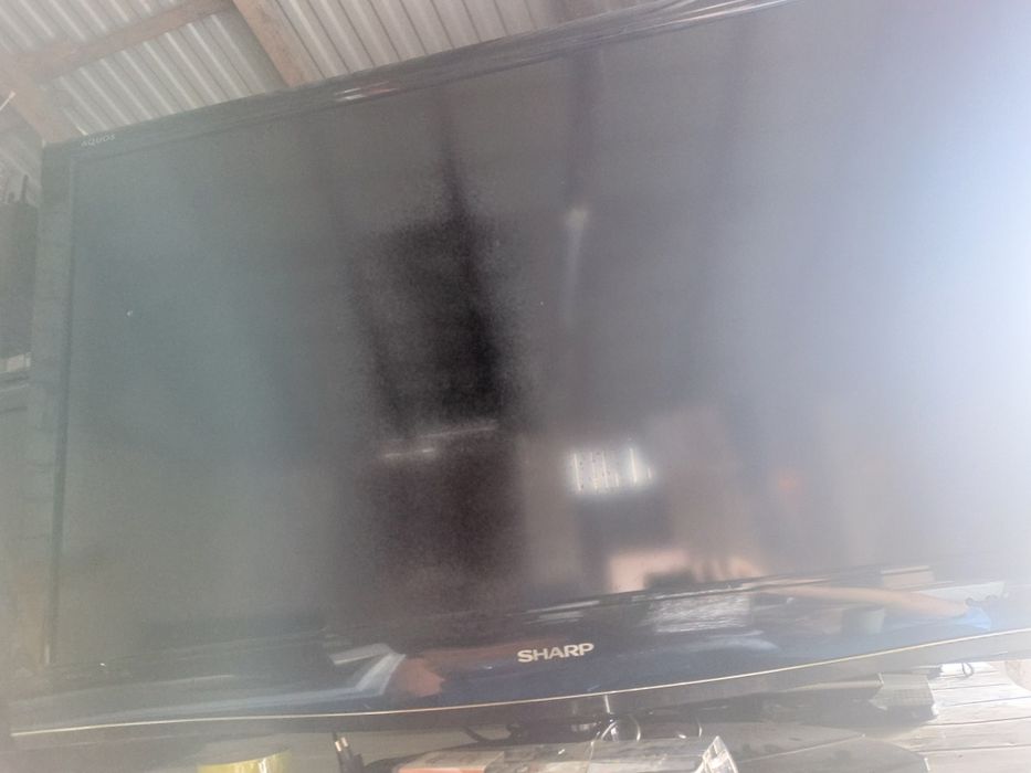 Telewizor 40 cali Sharp z pilotem