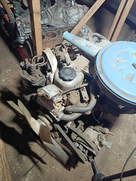 Motor e caixa ISUZU BEDFORD KBD 25