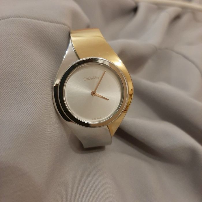 Жіночий годинник Calvin Klein Senses, розмір S 15.4 см. Торг!