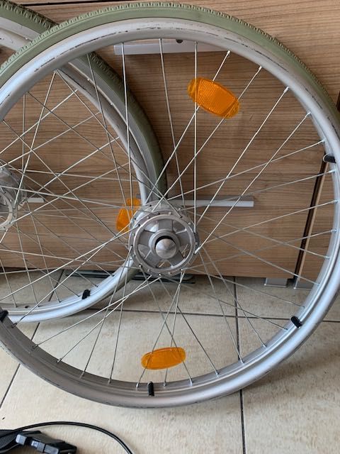 Koła obręcze do wózka inwalidzkiego BREZZY BasiX2 bębnowe z hamulcami