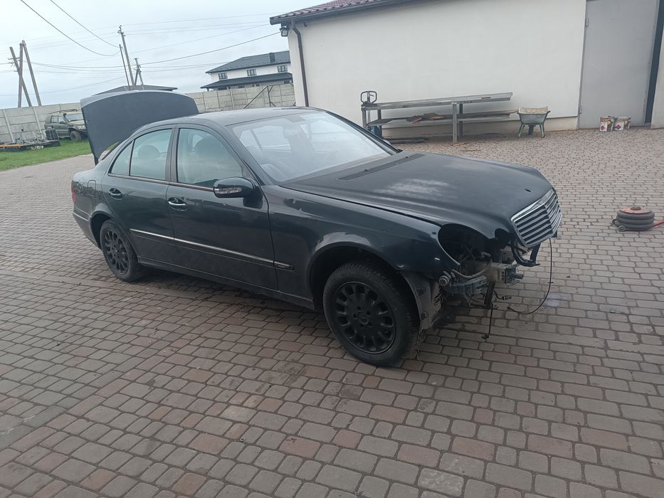 Мерседес 211,2004 рік