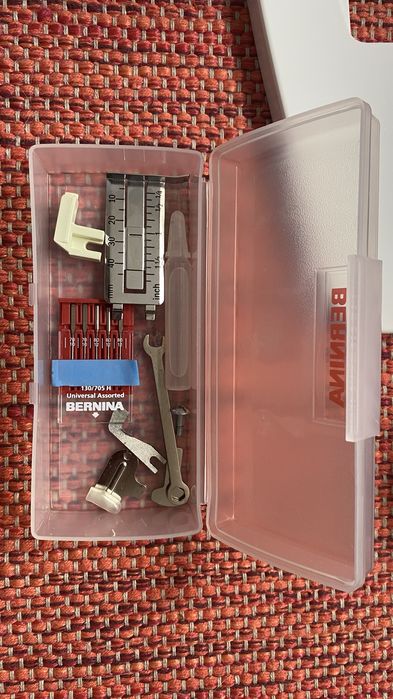 Máquina de Corte e Cose BERNINA L 450 – Semi Nova (3 meses de uso)