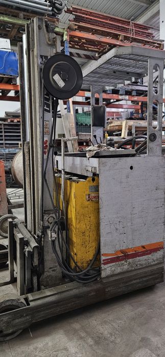 Empilhador elétrico