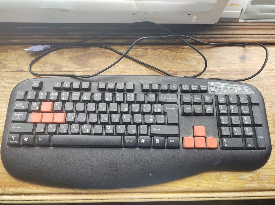 Клавиатура + 2 модуля памяти DDR3  2 Gb