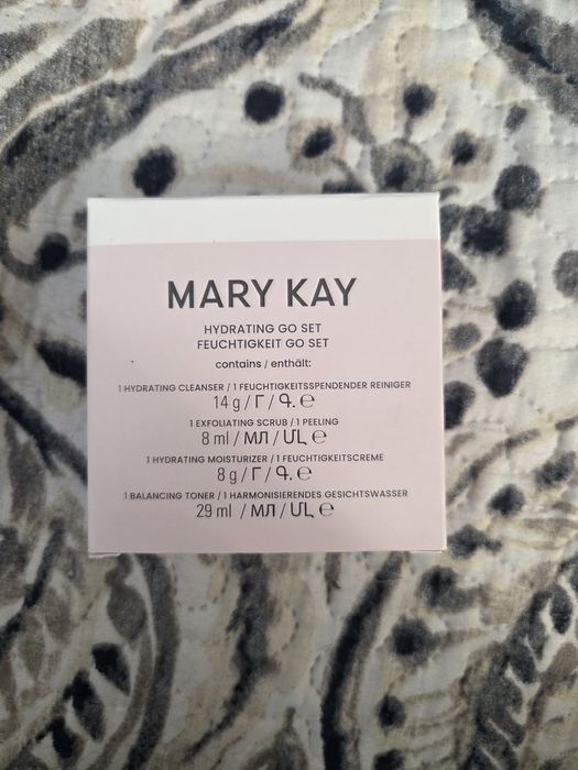 Mary Kay hydrating go set