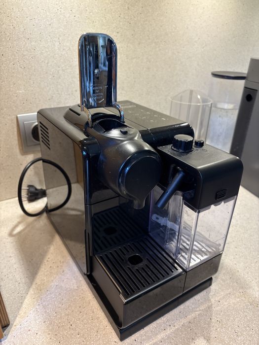 Maquina Nespresso DeLonghi