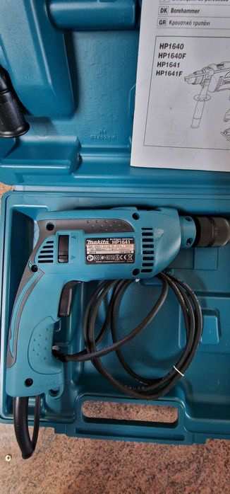 Makita Berbequim com Percussão HP1641 680W