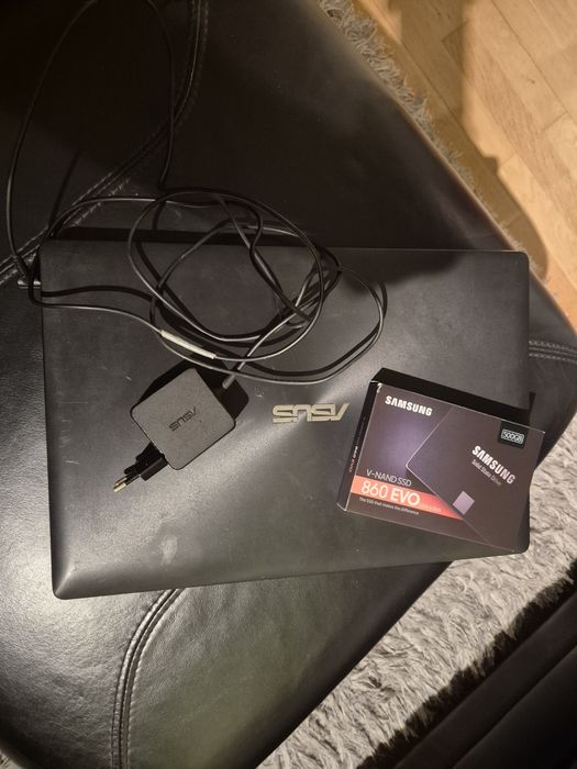 Asus F553M com disco SSD Samsung64751097486083121