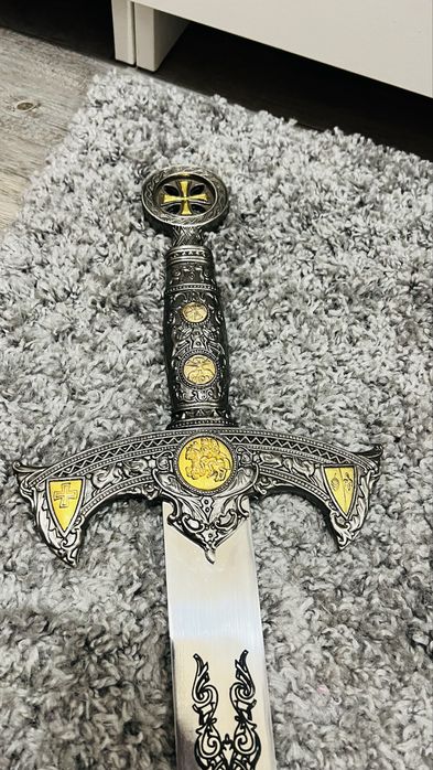 Réplica decorativa de uma espada dos Cavaleiros Templários