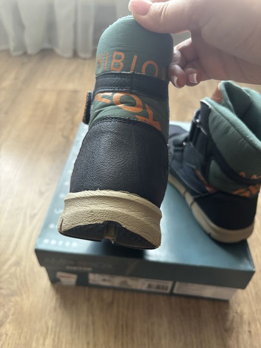 Шкіряні кросівки puma 37, зимові чоботи Geox 37