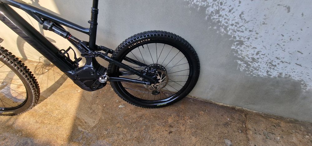 Bicicleta elétrica specialized turbo levo