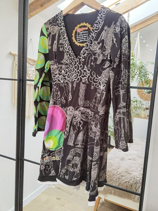 Krótka sukienka Desigual S (36) / M (38)