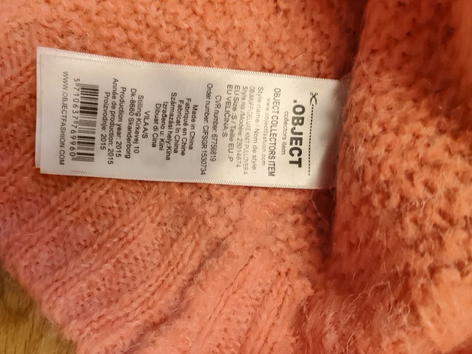 Sweterek damski używany.