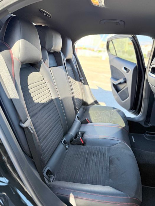 Mercedes-Benz GLA 200 — fotografia 10