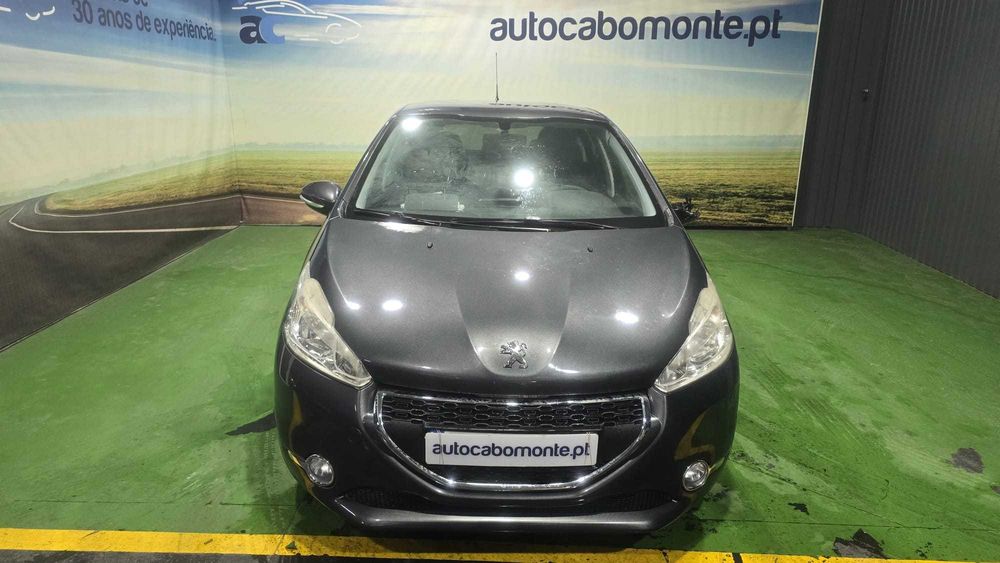 Peugeot 208 1.0 VTi  -  Salvado